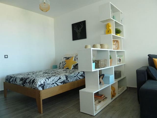 Studio te huur in La Cala del Moral, Rincón de la Victoria met zwembad - € 850 (Ref: 9788341)