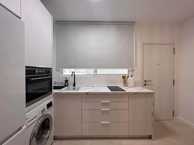 Studio te koop in Torre del Mar, Vélez-Málaga met zwembad - € 164.000 (Ref: 9790974)