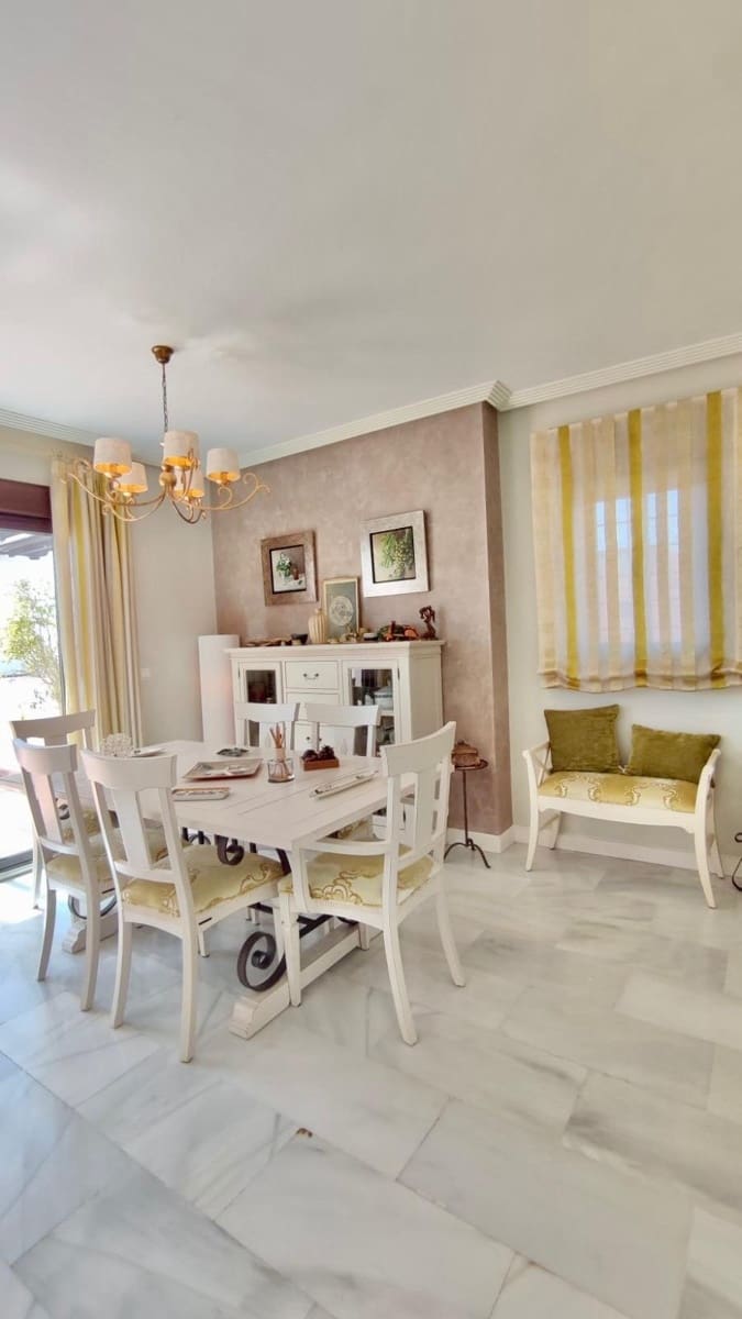 2 Zimmer Penthouse zu verkaufen in Velez-Malaga mit Pool Garage - 449.900 € (Ref: 9797018)