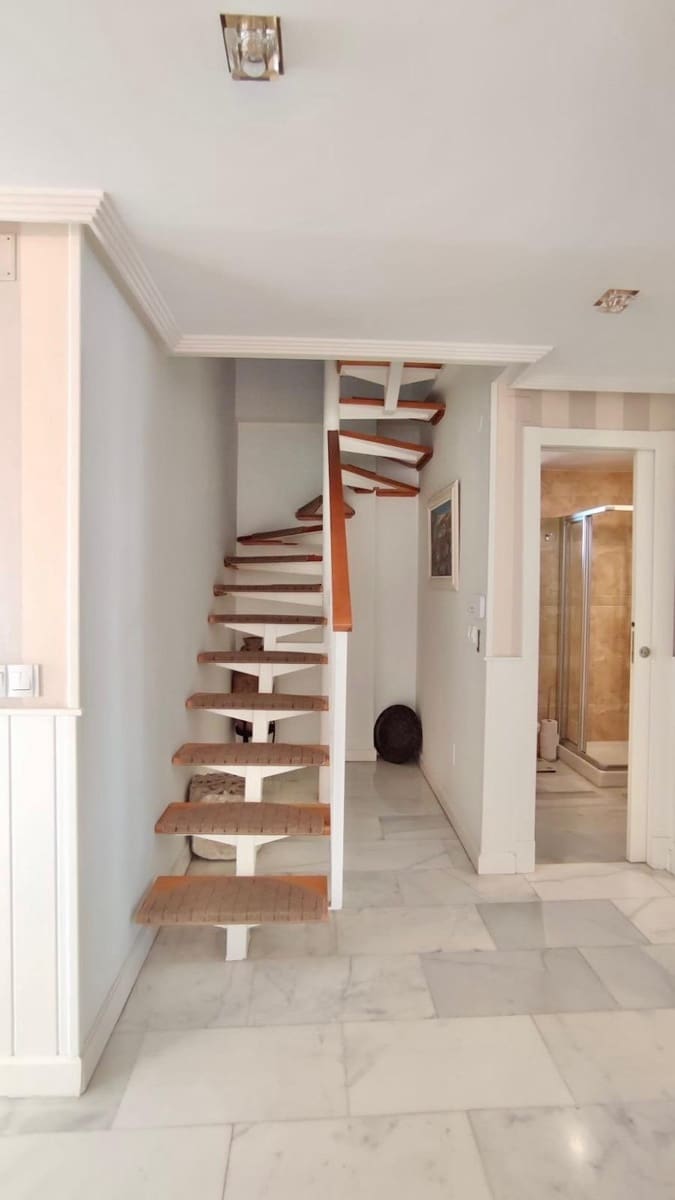 2 Zimmer Penthouse zu verkaufen in Velez-Malaga mit Pool Garage - 449.900 € (Ref: 9797018)