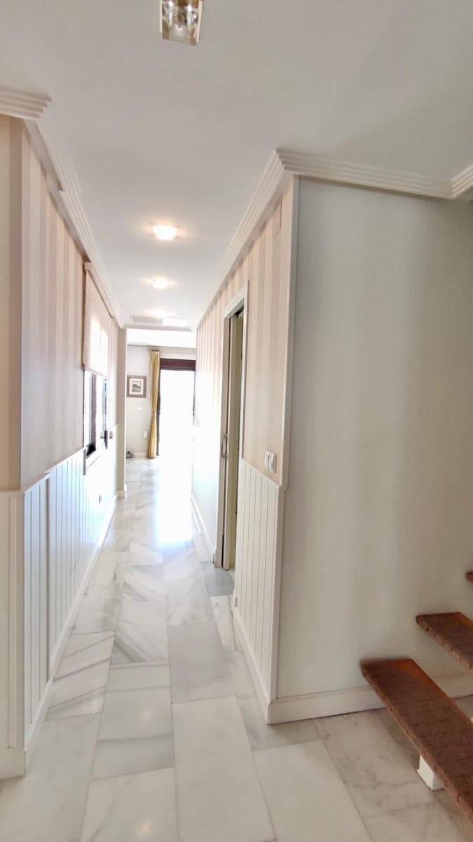 2 Zimmer Penthouse zu verkaufen in Velez-Malaga mit Pool Garage - 449.900 € (Ref: 9797018)