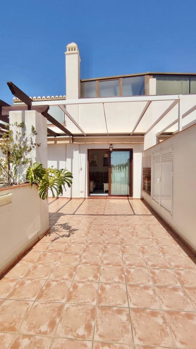 2 Zimmer Penthouse zu verkaufen in Velez-Malaga mit Pool Garage - 449.900 € (Ref: 9797018)