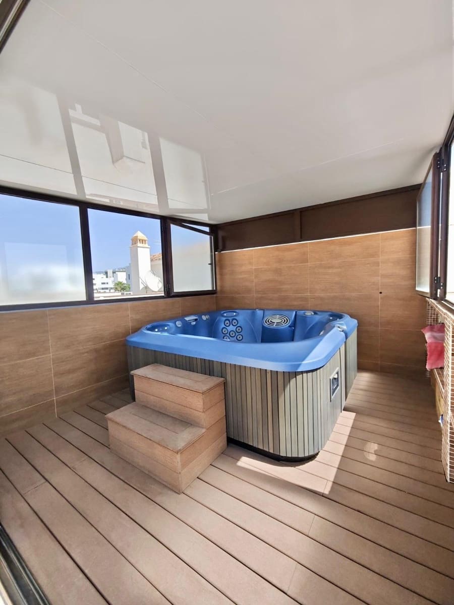 2 Zimmer Penthouse zu verkaufen in Velez-Malaga mit Pool Garage - 449.900 € (Ref: 9797018)