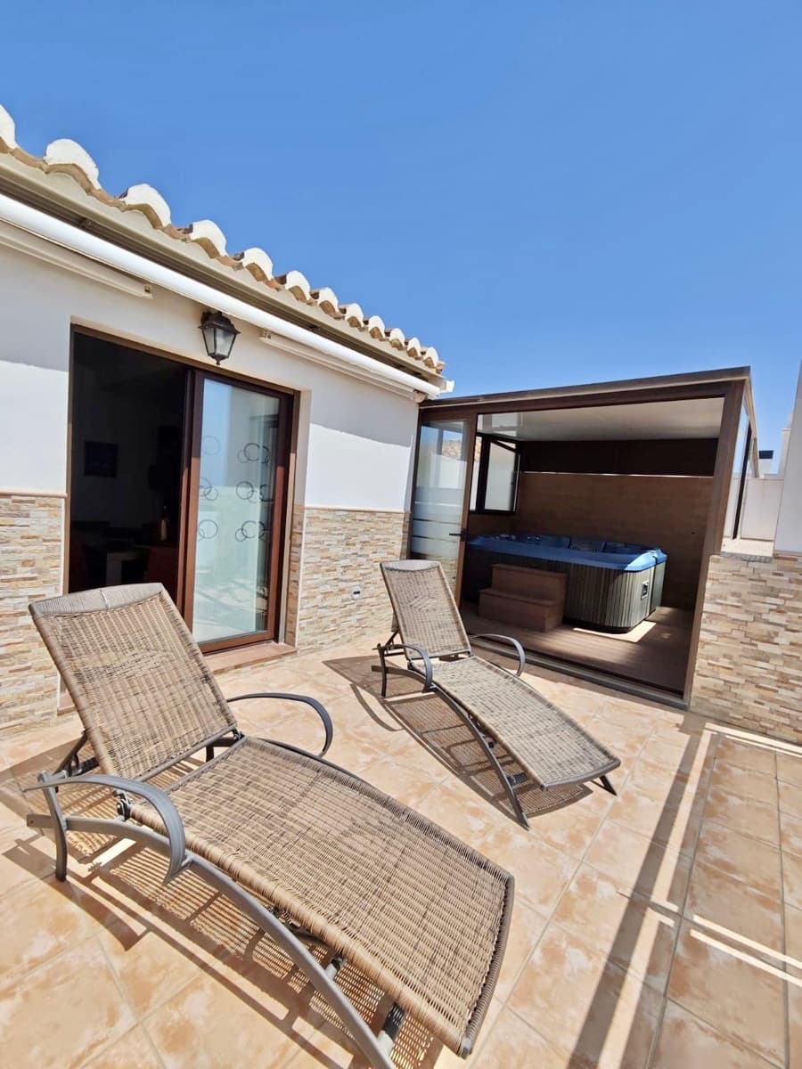 2 Zimmer Penthouse zu verkaufen in Velez-Malaga mit Pool Garage - 449.900 € (Ref: 9797018)