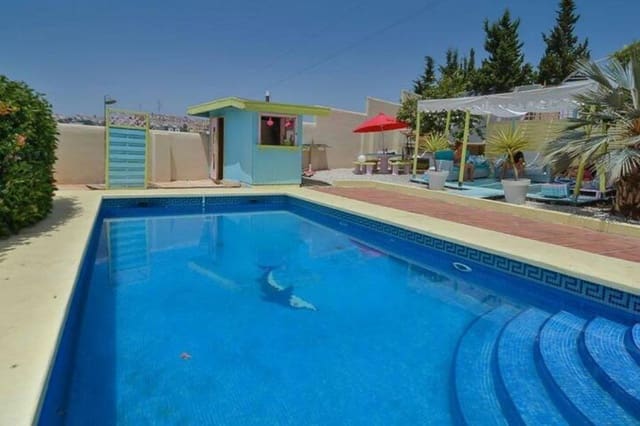 4 makuuhuone Huvila myytävänä paikassa Rincón de la Victoria mukana uima-altaan 
autotalli - 839 900 € (Ref: 9799162)