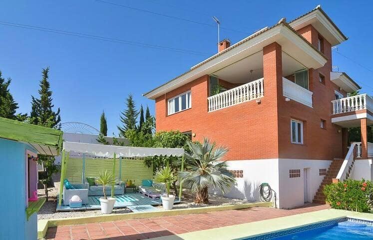 4 makuuhuone Huvila myytävänä paikassa Rincon de la Victoria mukana uima-altaan 
autotalli - 839 900 € (Ref: 9799162)