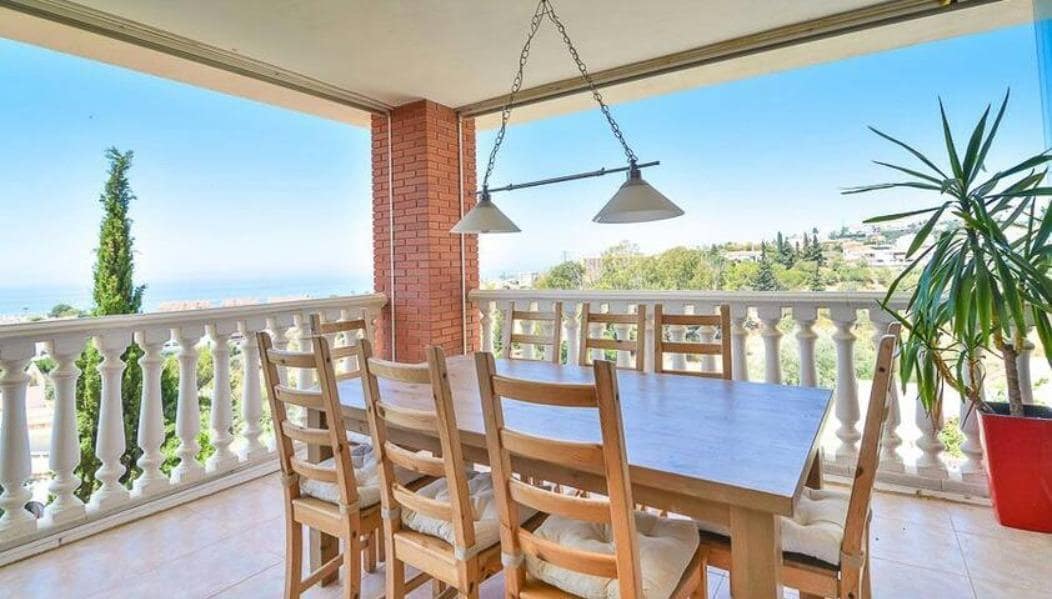 4 makuuhuone Huvila myytävänä paikassa Rincon de la Victoria mukana uima-altaan 
autotalli - 839 900 € (Ref: 9799162)