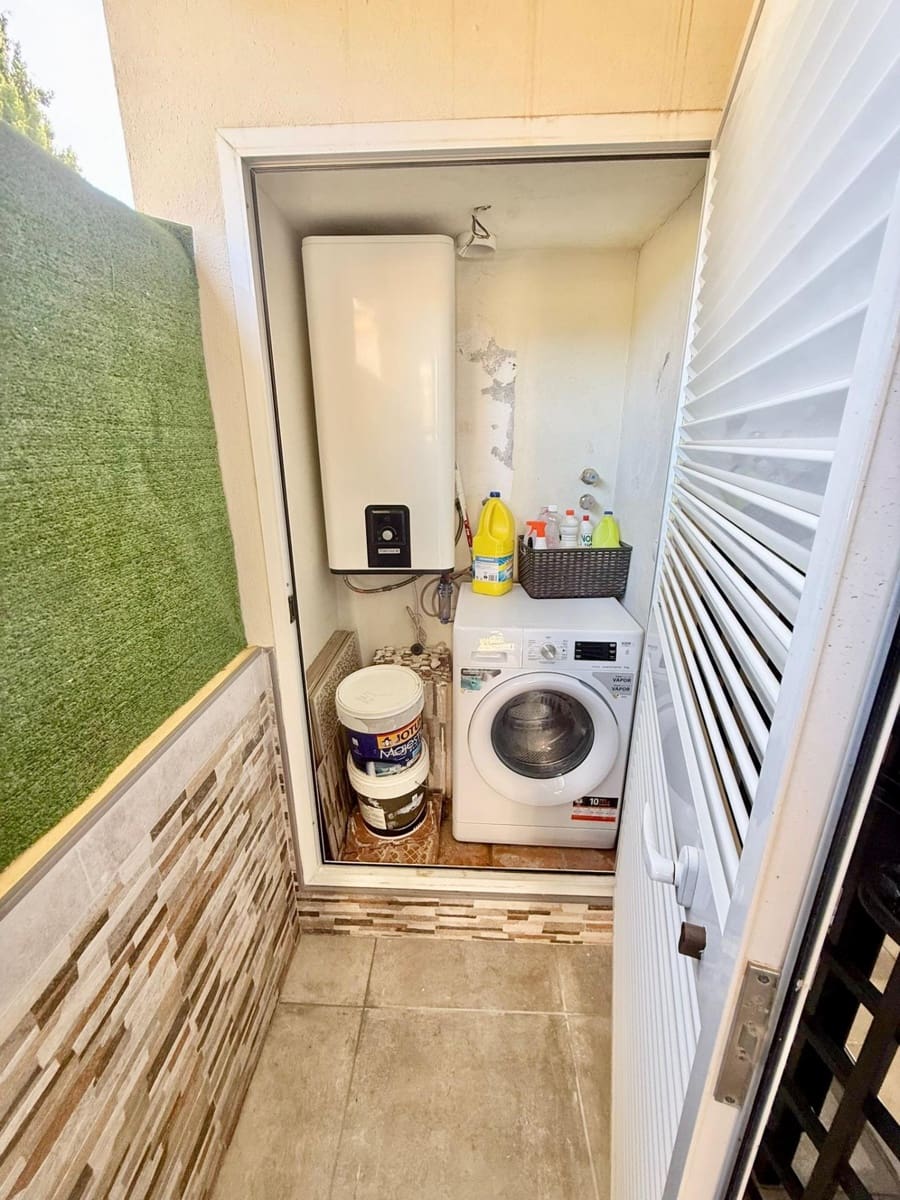 2 makuuhuone Asunto myytävänä paikassa Caleta de Velez mukana uima-altaan 
autotalli - 329 900 € (Ref: 9800617)