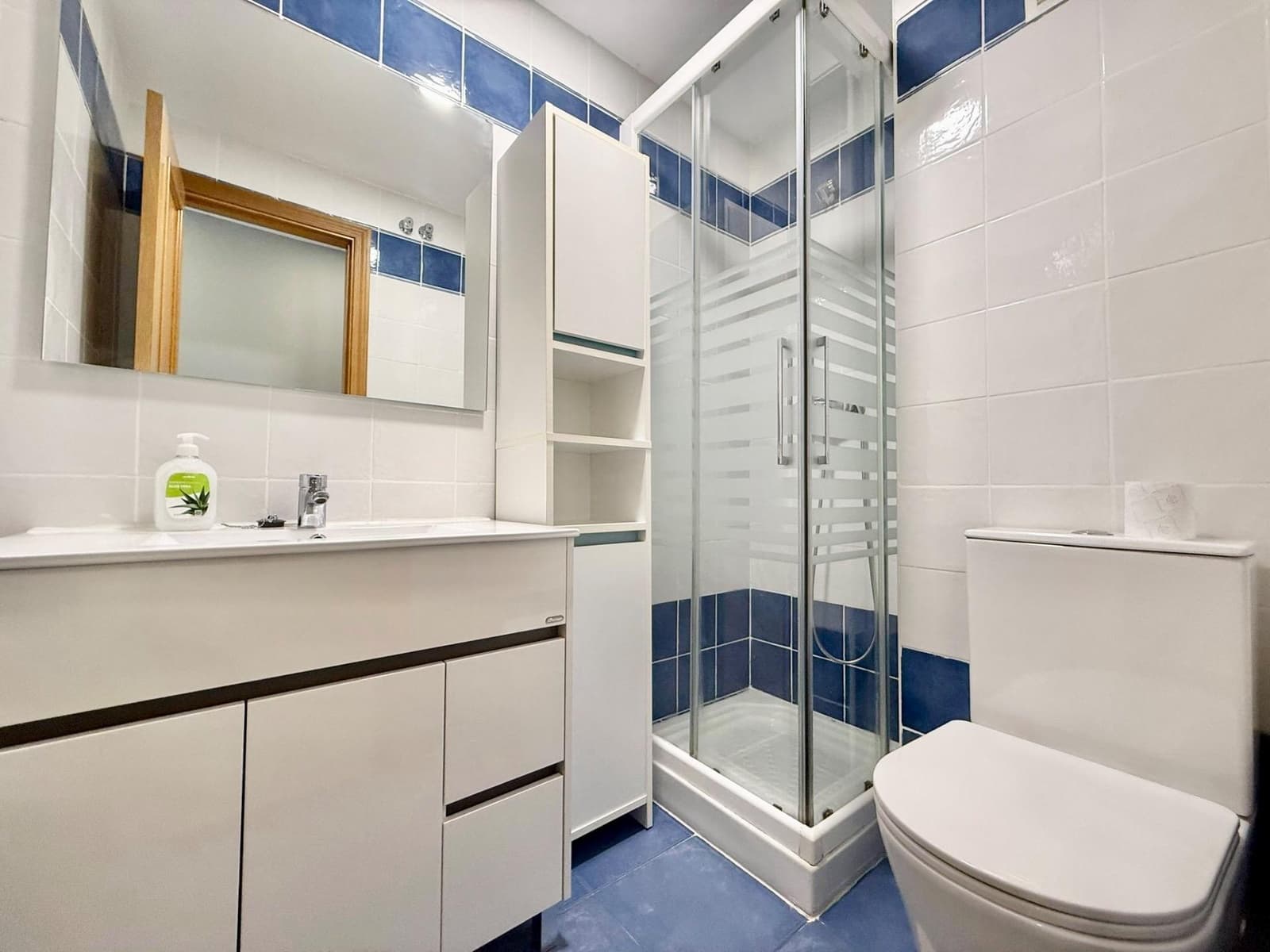 2 makuuhuone Asunto myytävänä paikassa Caleta de Velez mukana uima-altaan 
autotalli - 329 900 € (Ref: 9800617)