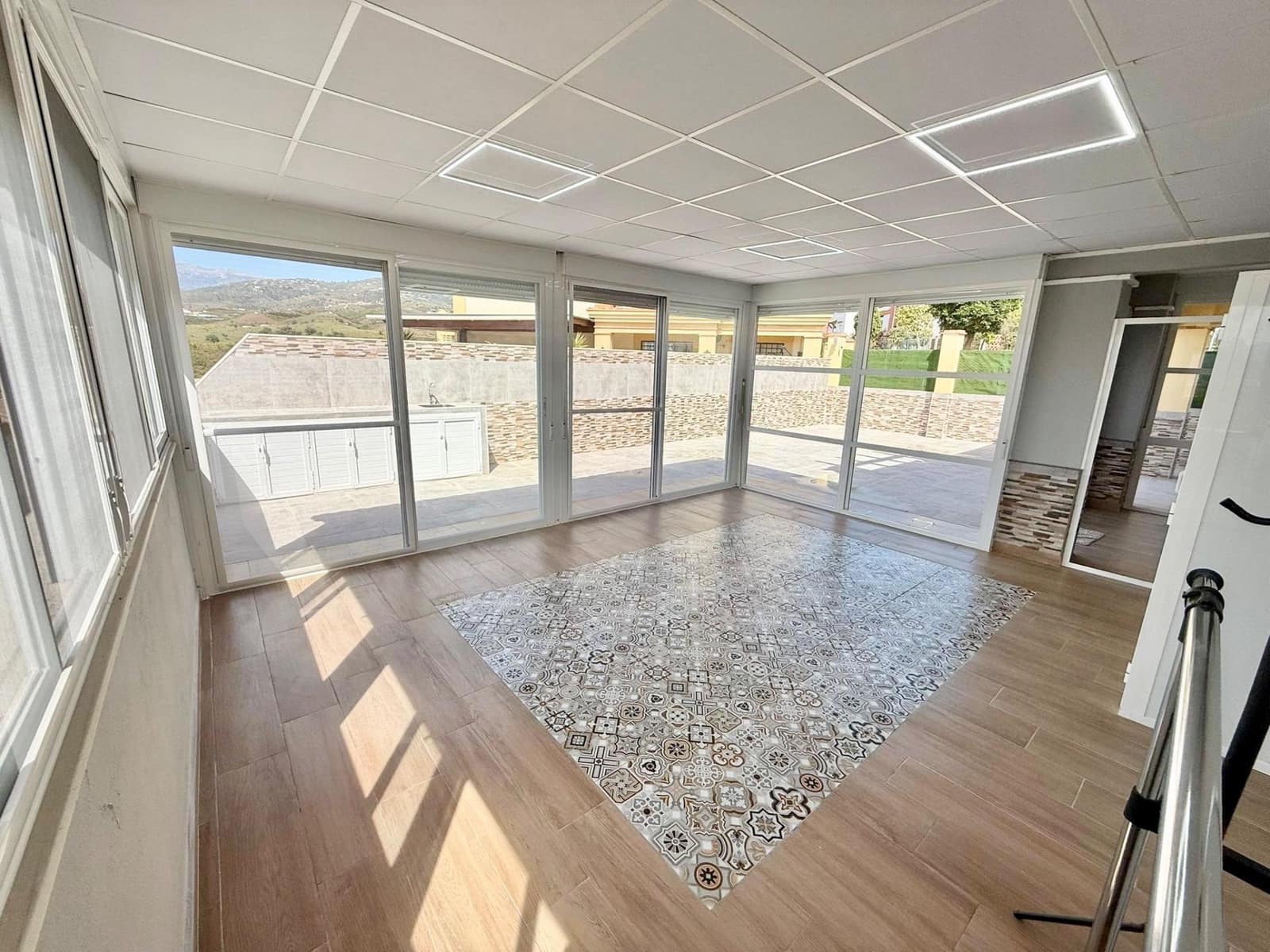 2 makuuhuone Asunto myytävänä paikassa Caleta de Velez mukana uima-altaan 
autotalli - 329 900 € (Ref: 9800617)