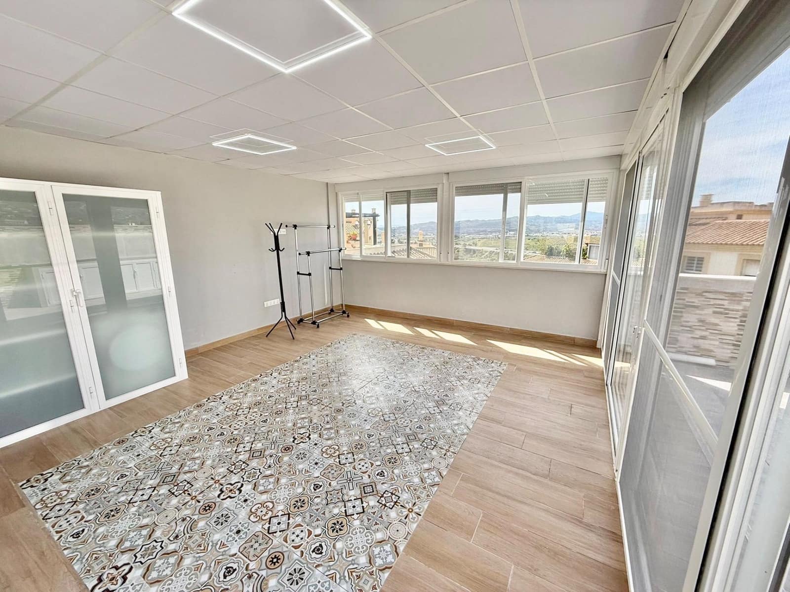 2 makuuhuone Asunto myytävänä paikassa Caleta de Velez mukana uima-altaan 
autotalli - 329 900 € (Ref: 9800617)