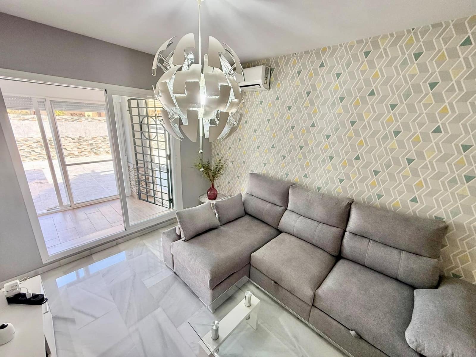 2 makuuhuone Asunto myytävänä paikassa Caleta de Velez mukana uima-altaan 
autotalli - 329 900 € (Ref: 9800617)