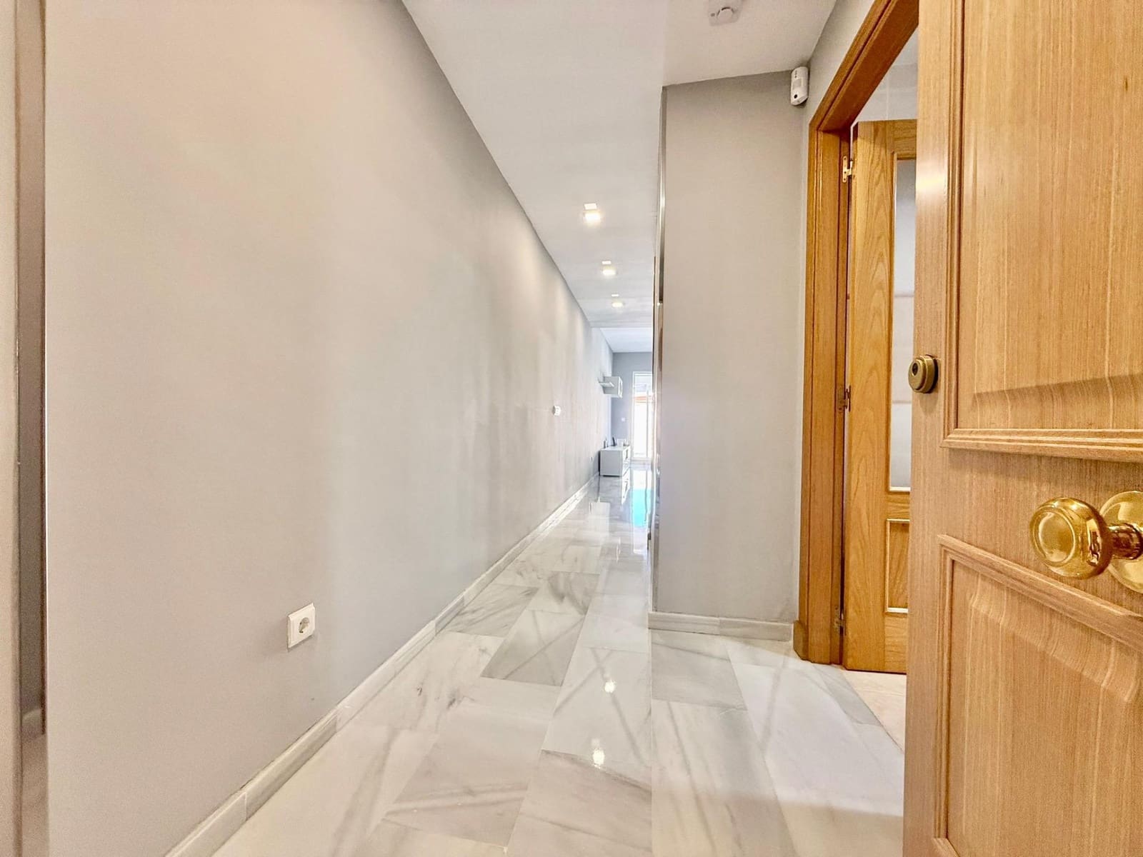 2 makuuhuone Asunto myytävänä paikassa Caleta de Velez mukana uima-altaan 
autotalli - 329 900 € (Ref: 9800617)