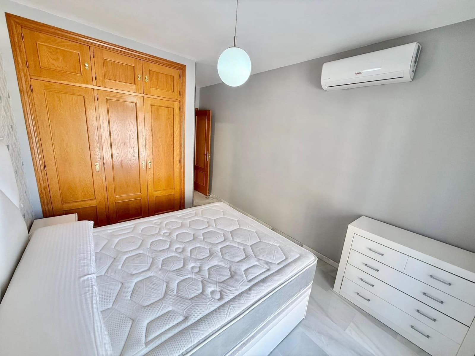 2 makuuhuone Asunto myytävänä paikassa Caleta de Velez mukana uima-altaan 
autotalli - 329 900 € (Ref: 9800617)