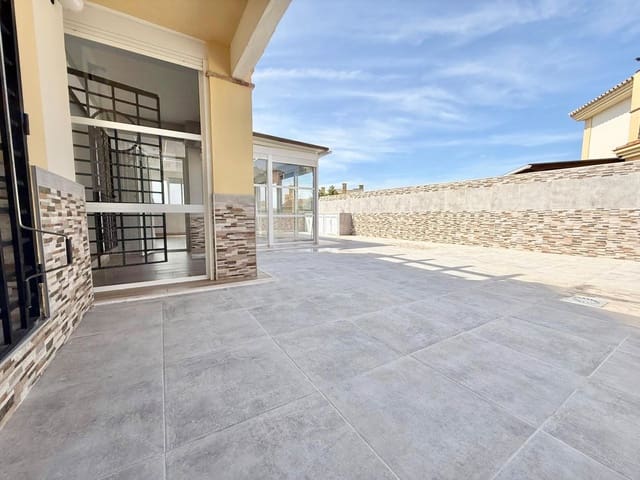 2 soverom Leilighet til salgs i Caleta de Vélez, Vélez-Málaga med svømmebasseng garasje - € 329 900 (Ref: 9800617)