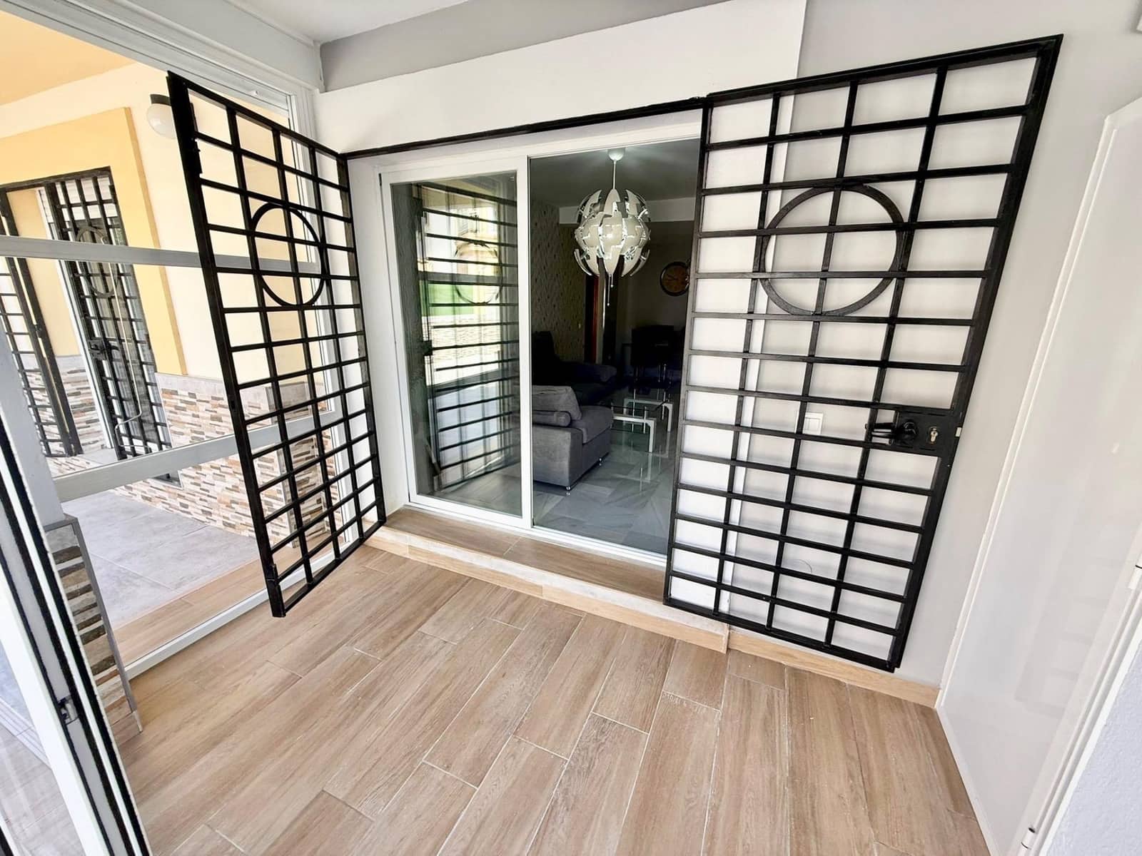 2 makuuhuone Asunto myytävänä paikassa Caleta de Velez mukana uima-altaan 
autotalli - 329 900 € (Ref: 9800617)