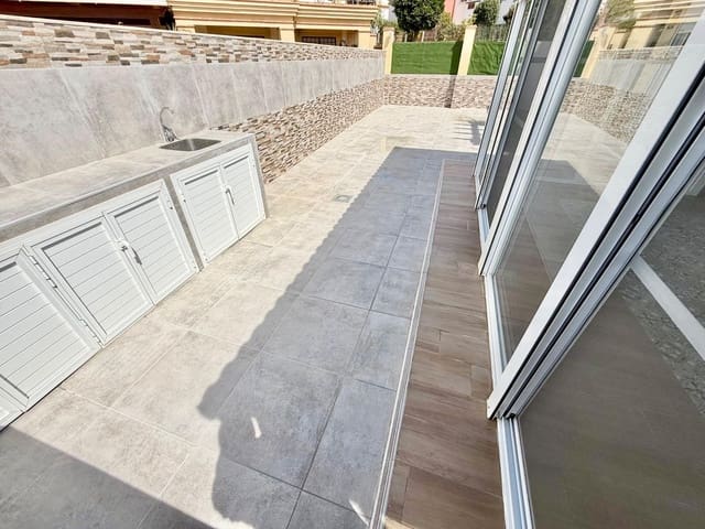 2 soverom Leilighet til salgs i Caleta de Vélez, Vélez-Málaga med svømmebasseng garasje - € 329 900 (Ref: 9800617)