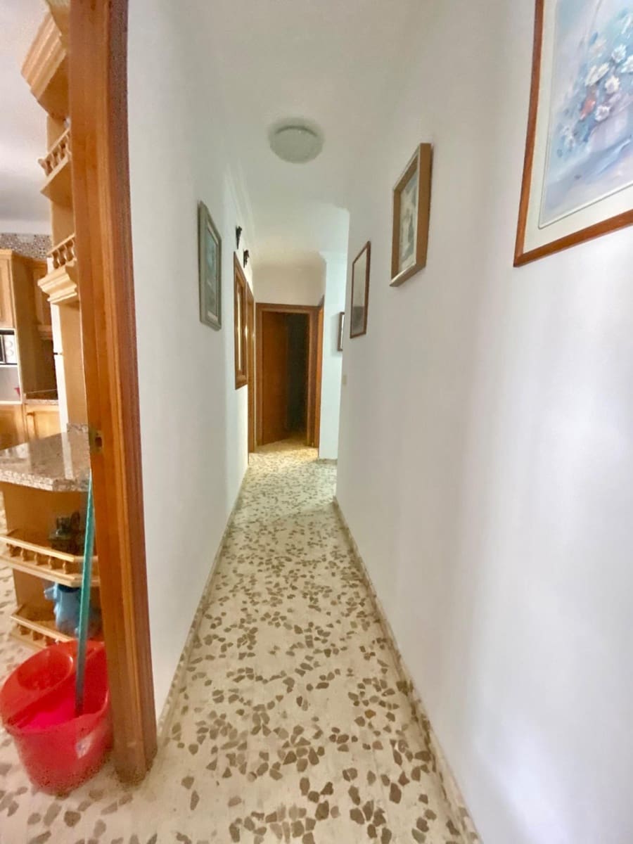 2 slaapkamer Flat te huur in Torre del Mar - € 900 (Ref: 9806413)