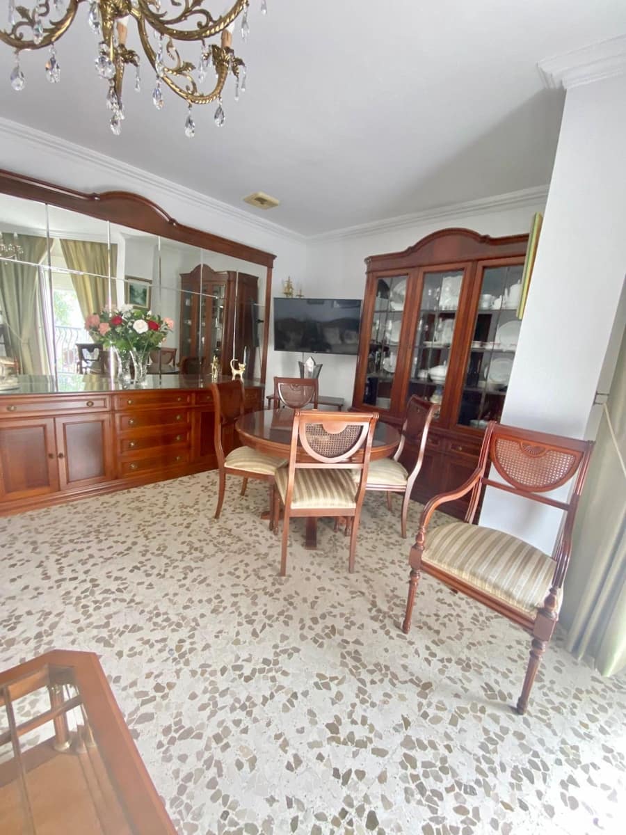 2 slaapkamer Flat te huur in Torre del Mar - € 900 (Ref: 9806413)