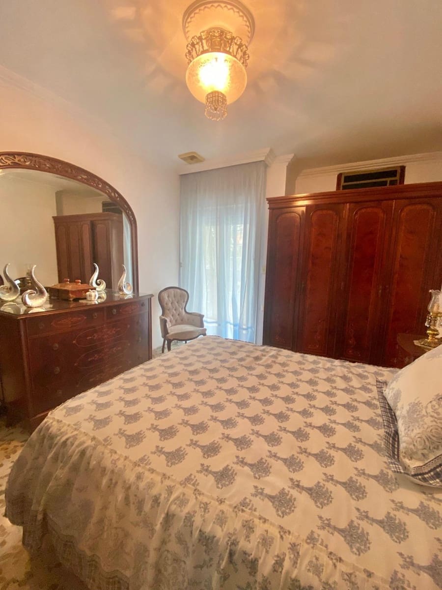 2 slaapkamer Flat te huur in Torre del Mar - € 900 (Ref: 9806413)