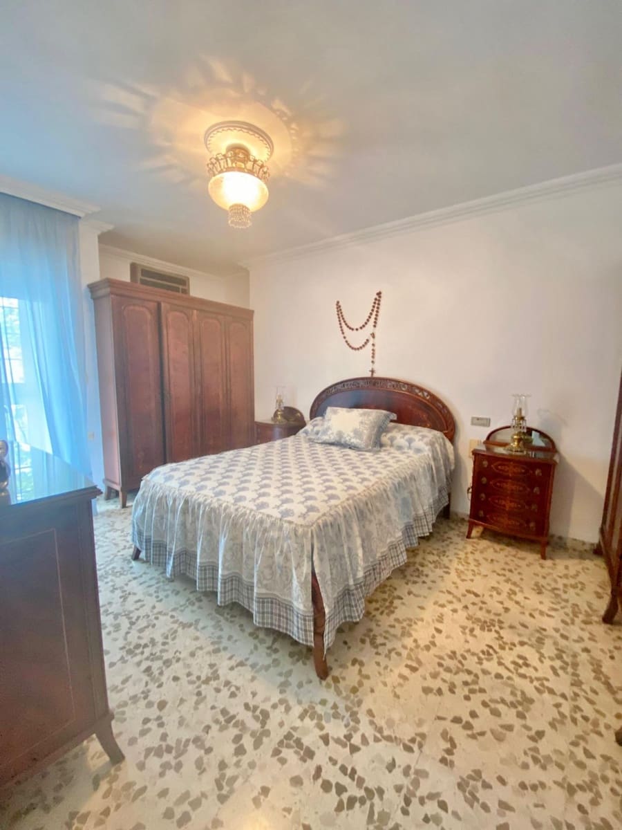 2 slaapkamer Flat te huur in Torre del Mar - € 900 (Ref: 9806413)