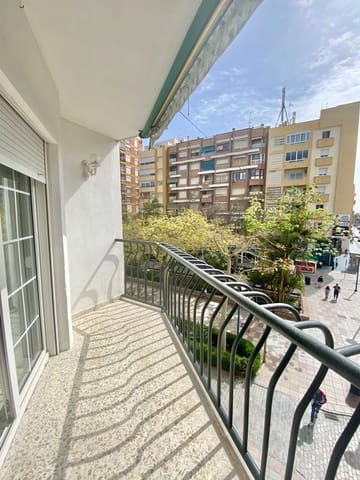 Appartement de 2 chambres à louer à Torre del Mar, Vélez-Málaga - 900 € (Ref: 9806413)
