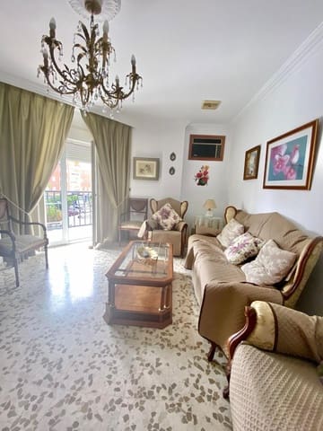 Appartement de 2 chambres à louer à Torre del Mar, Vélez-Málaga - 900 € (Ref: 9806413)