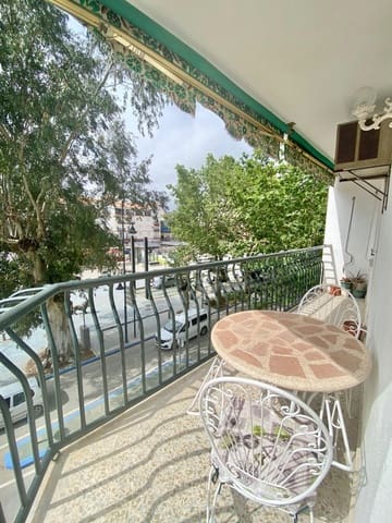 Appartement de 2 chambres à louer à Torre del Mar, Vélez-Málaga - 900 € (Ref: 9806413)