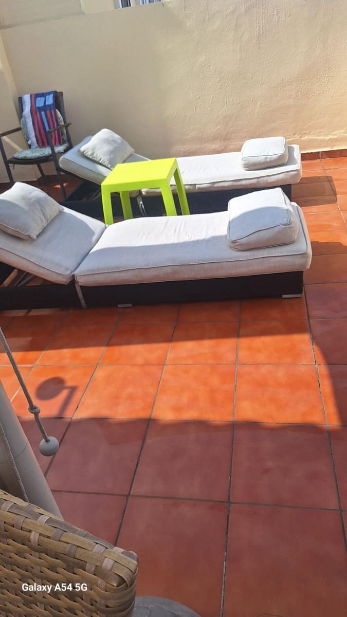 2 makuuhuone Kattohuoneisto vuokrattavana paikassa Torrox-Costa mukana uima-altaan - 950 € (Ref: 9818121)