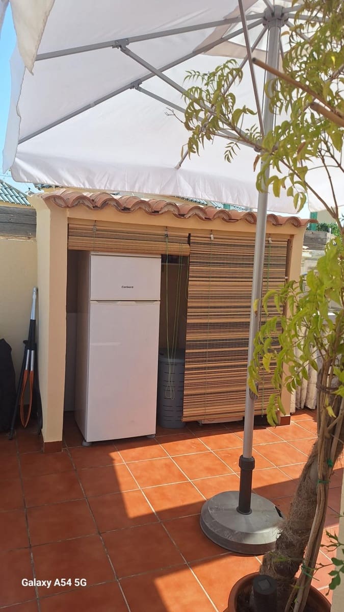 2 makuuhuone Kattohuoneisto vuokrattavana paikassa Torrox-Costa mukana uima-altaan - 950 € (Ref: 9818121)