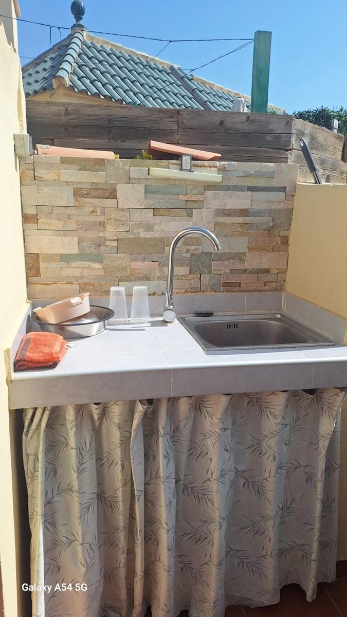 2 makuuhuone Kattohuoneisto vuokrattavana paikassa Torrox-Costa mukana uima-altaan - 950 € (Ref: 9818121)