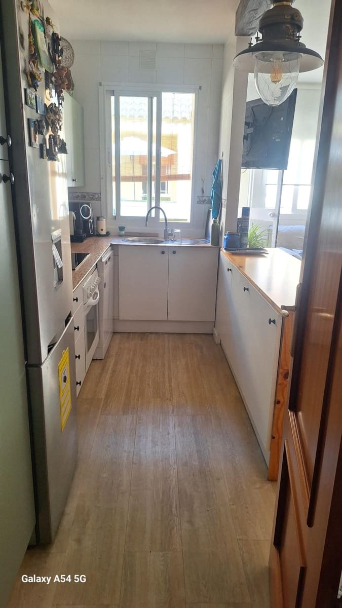 2 makuuhuone Kattohuoneisto vuokrattavana paikassa Torrox-Costa mukana uima-altaan - 950 € (Ref: 9818121)