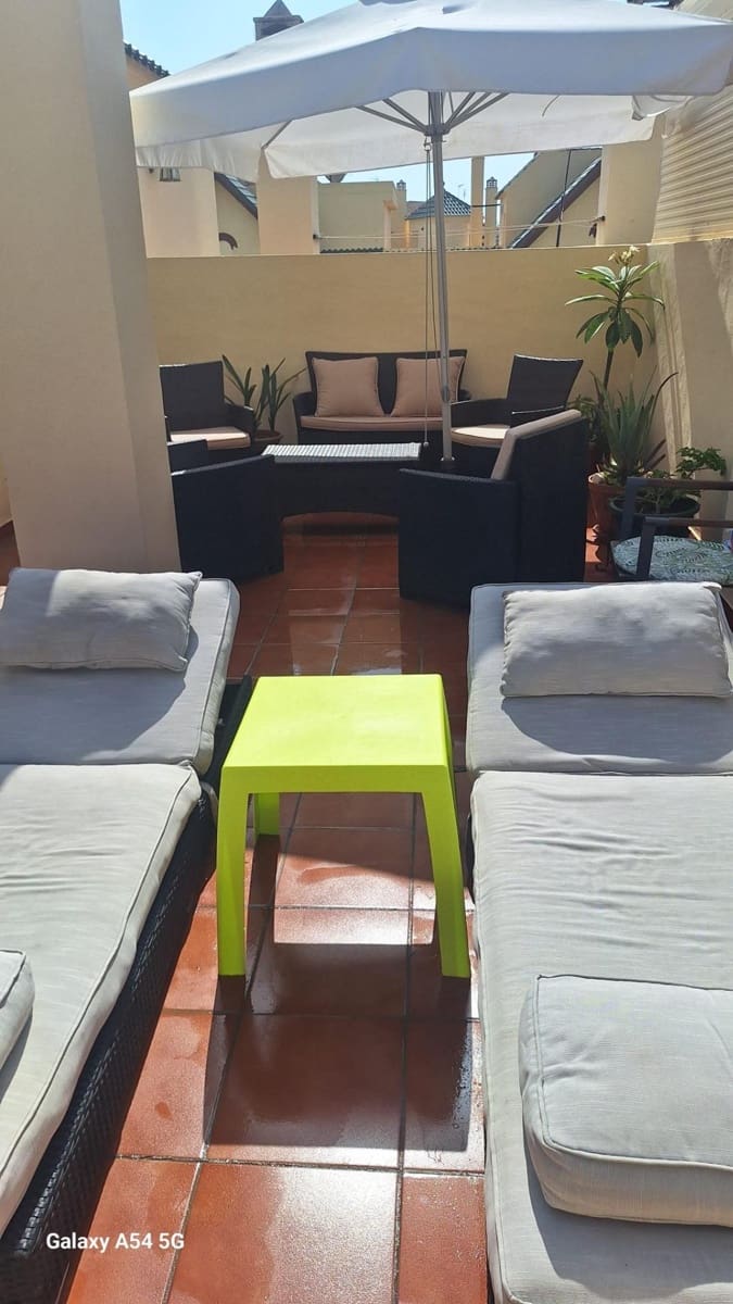 2 makuuhuone Kattohuoneisto vuokrattavana paikassa Torrox-Costa mukana uima-altaan - 950 € (Ref: 9818121)