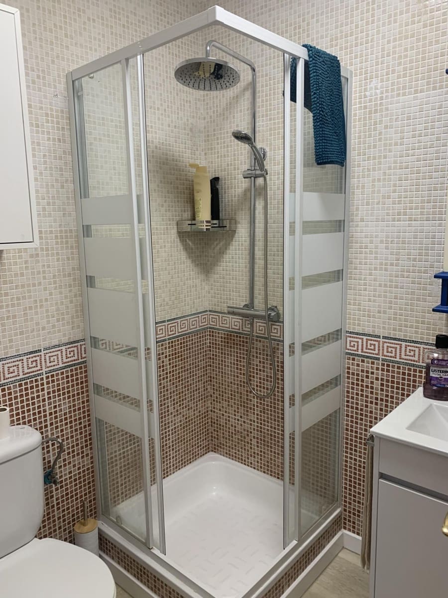 2 makuuhuone Kattohuoneisto vuokrattavana paikassa Torrox-Costa mukana uima-altaan - 950 € (Ref: 9818121)