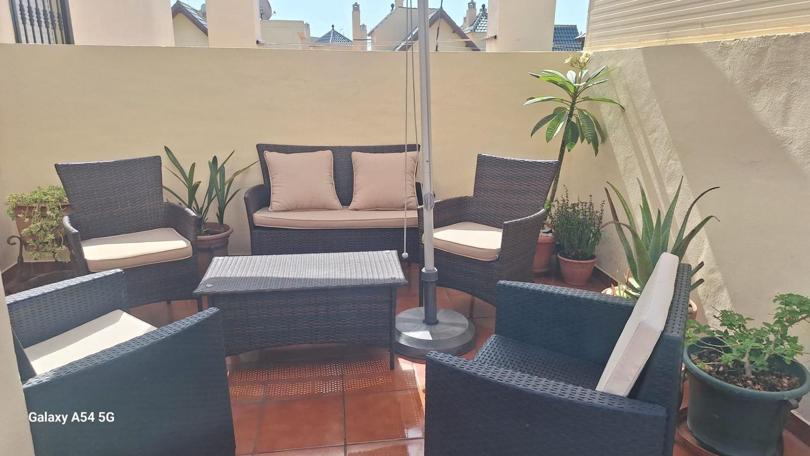 2 makuuhuone Kattohuoneisto vuokrattavana paikassa Torrox-Costa mukana uima-altaan - 950 € (Ref: 9818121)