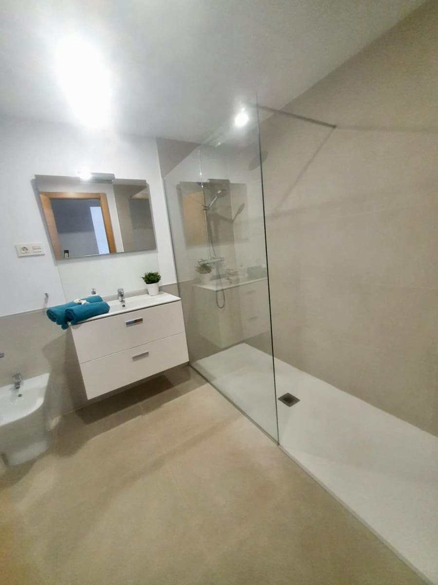 2 bedroom Flat for rent in Rincon de la Victoria with garage - € 1,500 (Ref: 9820426)