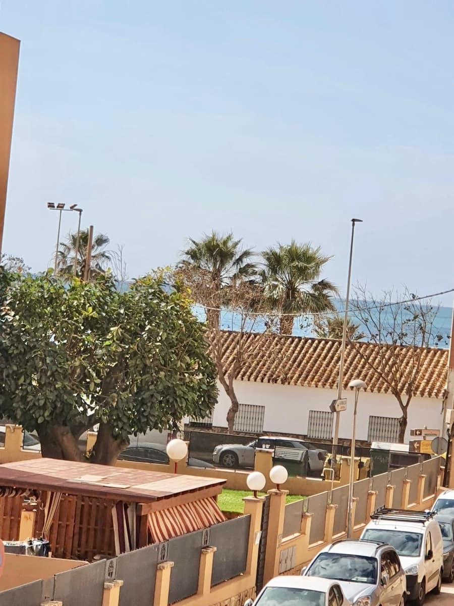 2 bedroom Flat for rent in Rincon de la Victoria with garage - € 1,500 (Ref: 9820426)