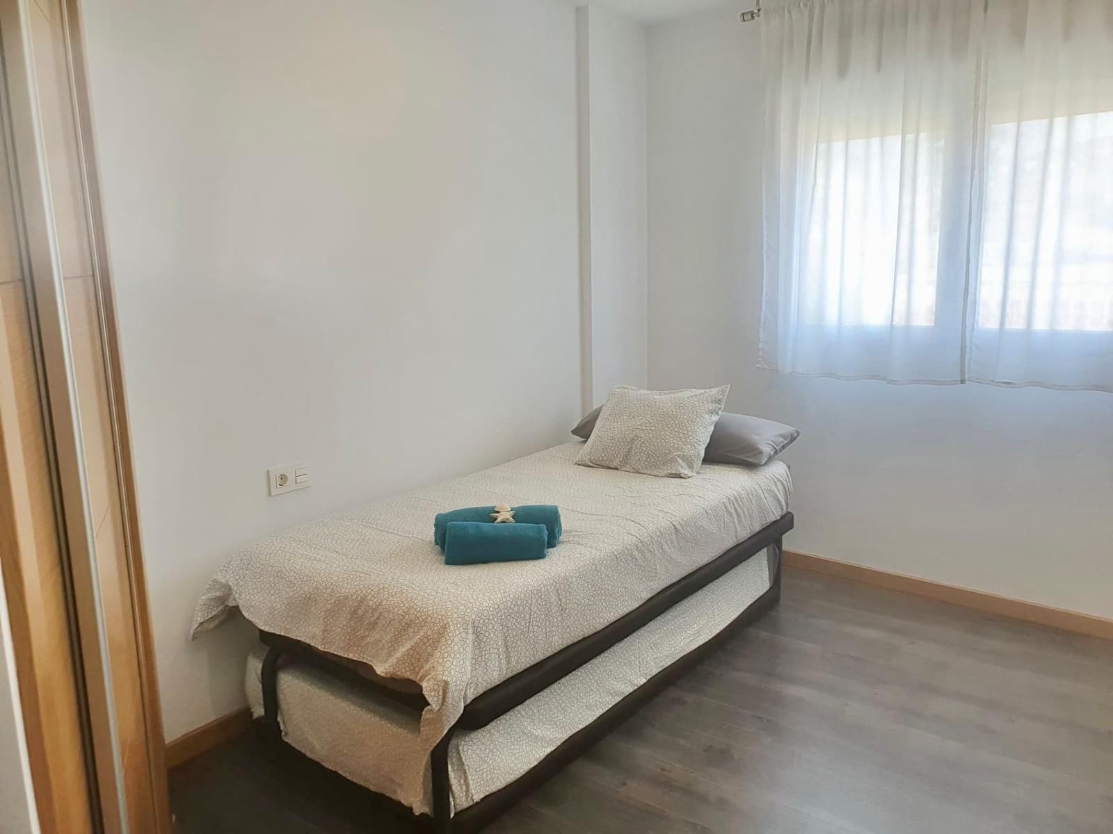 2 bedroom Flat for rent in Rincon de la Victoria with garage - € 1,500 (Ref: 9820426)