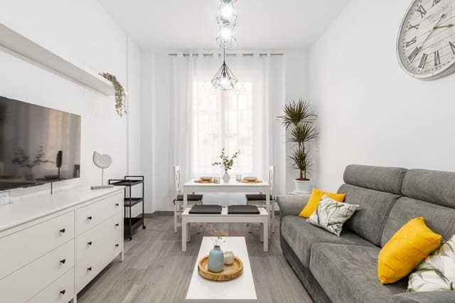 1 slaapkamer Appartement te huur in Torre del Mar, Vélez-Málaga - € 900 (Ref: 9829028)