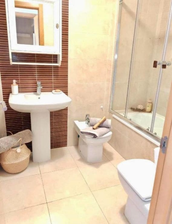 2 soverom Leilighet til leie i Torre del Mar med svømmebasseng garasje - € 1 500 (Ref: 9831296)