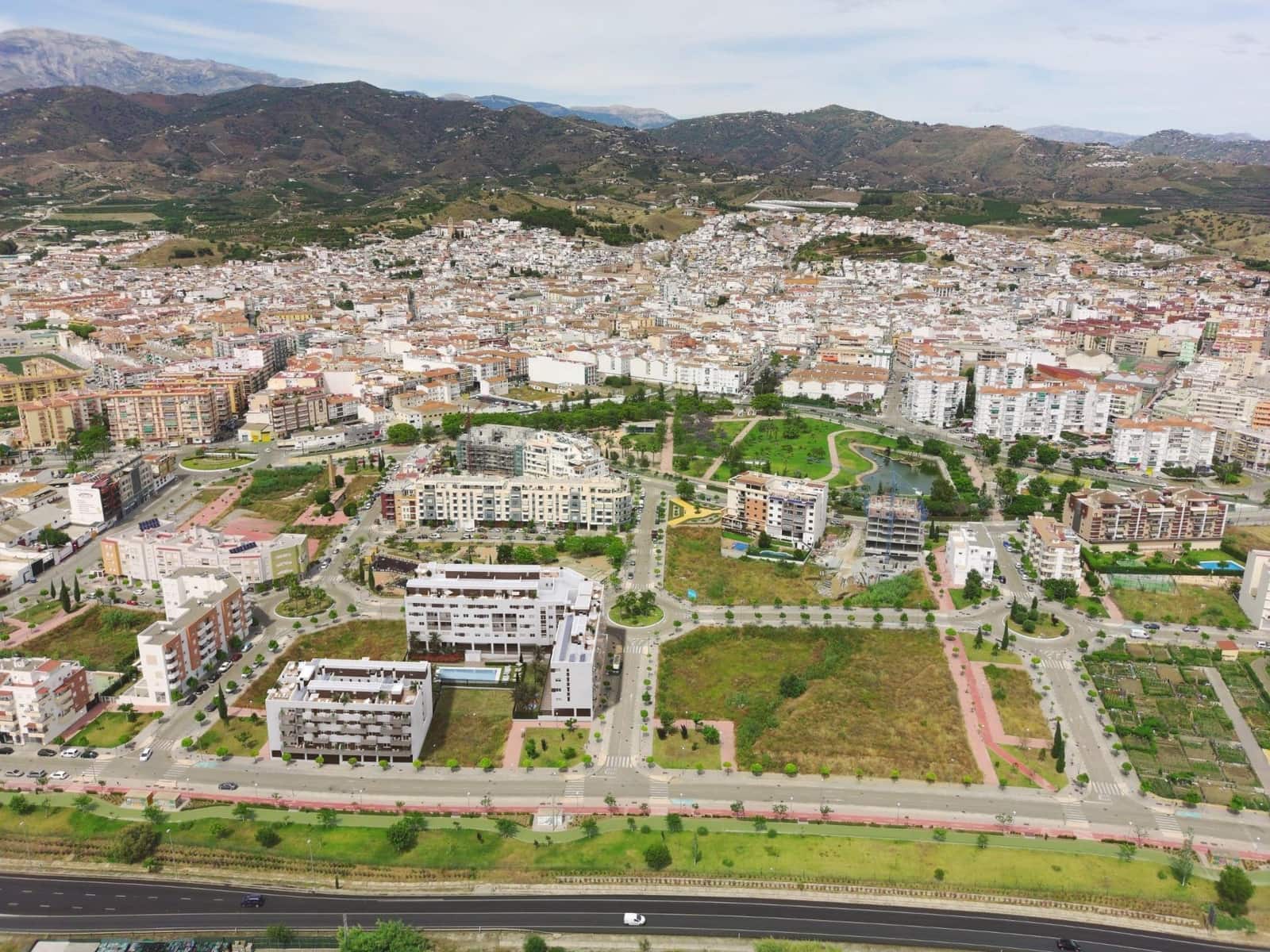 3 bedroom Flat for sale in Velez-Malaga with garage - € 269,950 (Ref: 9846172)