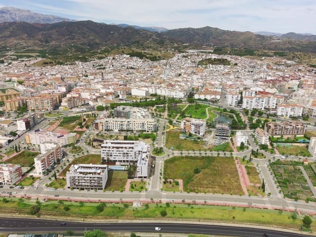 3 soverom Leilighet til salgs i Vélez-Málaga med garasje - € 269 950 (Ref: 9846172)