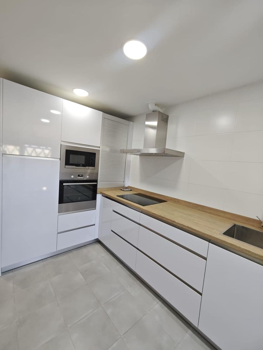 3 bedroom Flat for sale in Caleta de Velez with pool garage - € 400,000 (Ref: 9866934)