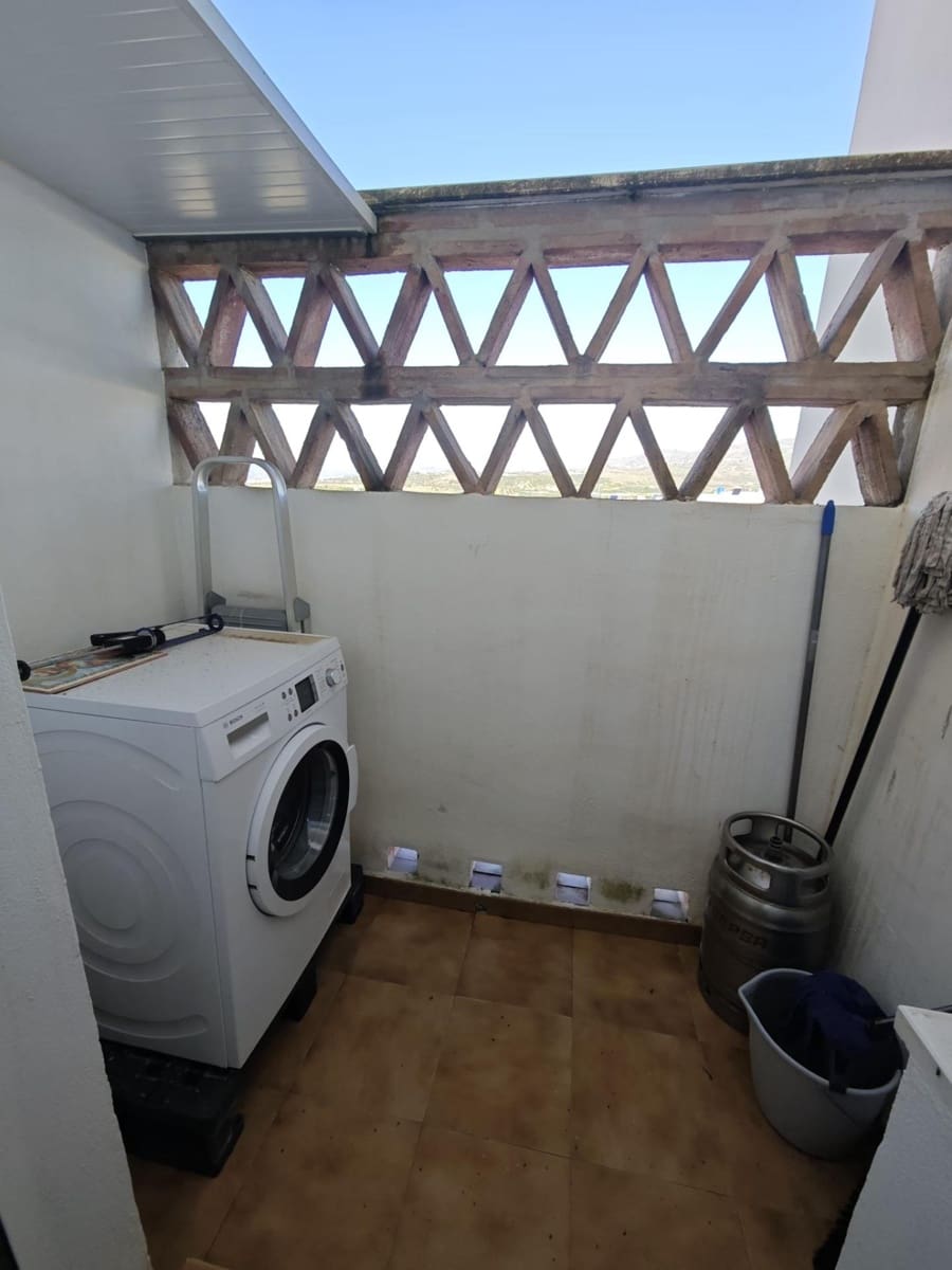 3 bedroom Flat for sale in Caleta de Velez with pool garage - € 400,000 (Ref: 9866934)