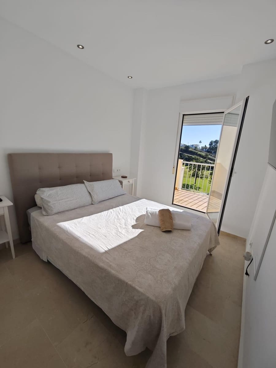 3 bedroom Flat for sale in Caleta de Velez with pool garage - € 400,000 (Ref: 9866934)
