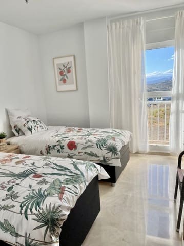 3 slaapkamer Appartement voor vakantieverhuur in Caleta de Vélez, Vélez-Málaga met zwembad garage - € 1.300 (Ref: 9866936)