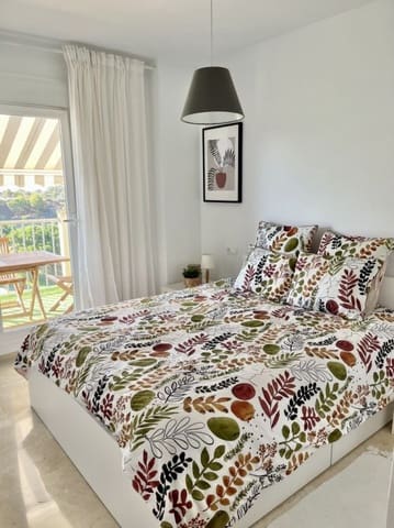 3 slaapkamer Appartement voor vakantieverhuur in Caleta de Vélez, Vélez-Málaga met zwembad garage - € 1.300 (Ref: 9866936)