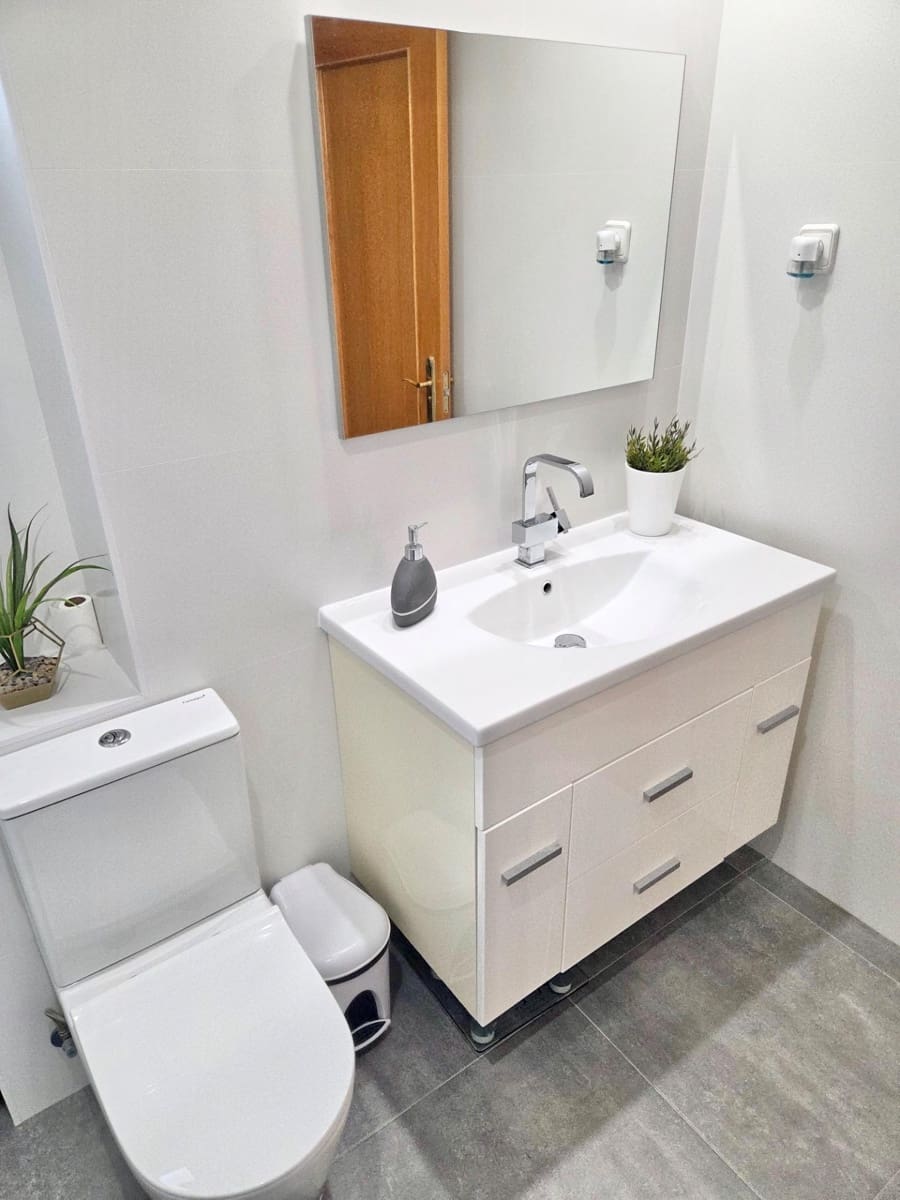 3 soverom Rekkehus til salgs i Caleta de Velez med garasje - € 499 000 (Ref: 9878737)