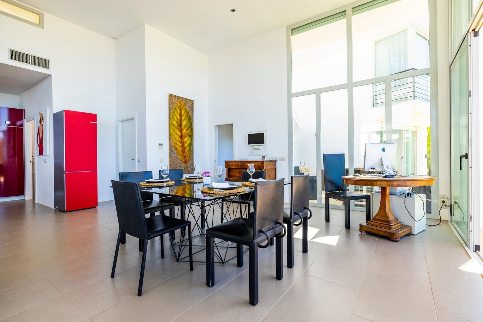 4 soveværelse Villa til salg i Sayalonga med swimmingpool garage - € 1.350.000 (Ref: 9922239)