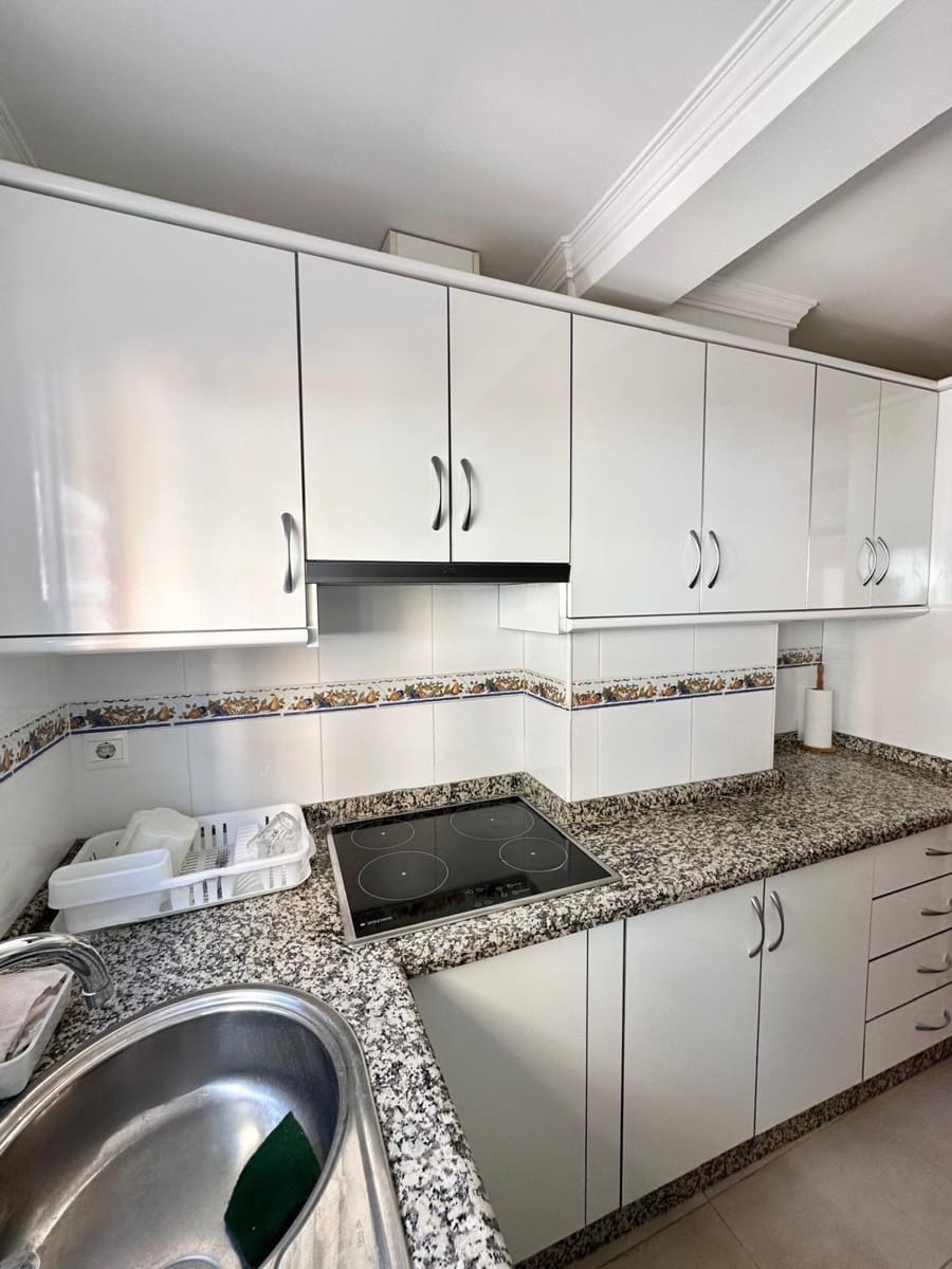 3 soveværelse Lejlighed til salg i Torre del Mar - € 255.000 (Ref: 9924579)